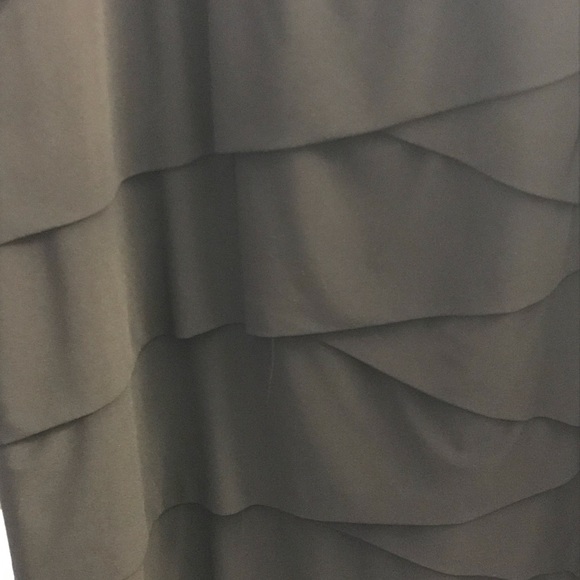 Ladies Semi-formal Dress w/Pearl Accents Sz 20W - Picture 3 of 3